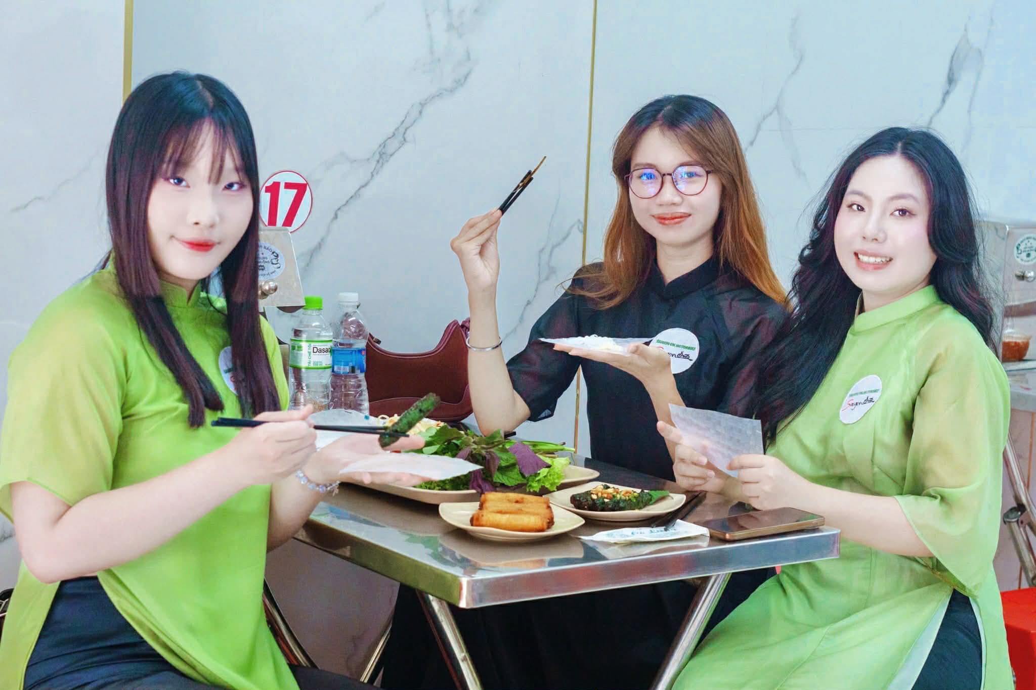 HCMC: 3 Michelin-starred meals and 1 dessert by motorbike