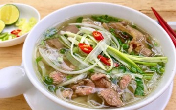 The Rich History of Phở: Vietnam’s Iconic Noodle Soup from Nam Dinh to Hanoi