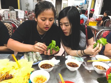 Banh xeo (Crispy Vietnamese crepe) Image 5