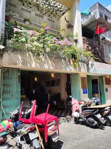 Secret Weapon Bunker Image 10