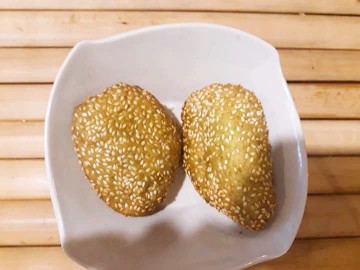 Hollow bread ( Banh Tieu) Image 4