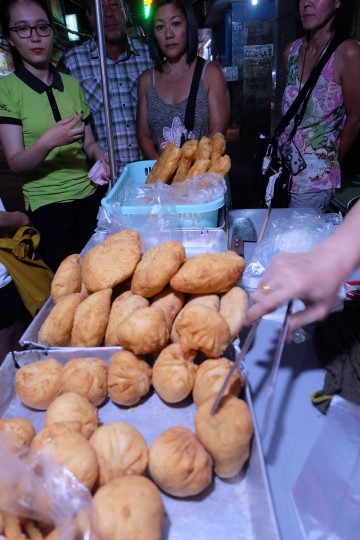 Hollow bread ( Banh Tieu) Image 1