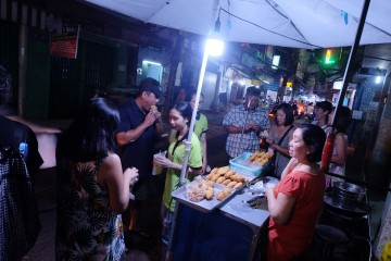 Hollow bread ( Banh Tieu) Image 3