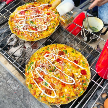 Vietnamese Pizza Image 2