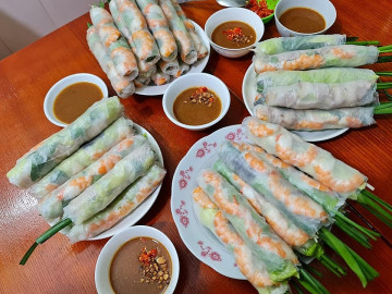 Fresh Spring Rolls Image 1