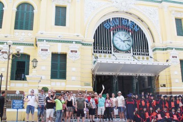 Saigon Central Post Office Image 1