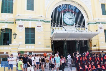 Saigon Central Post Office Image 4