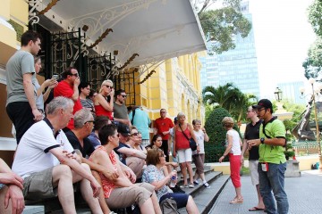 Saigon Central Post Office Image 3