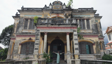 Doc Phu Thanh’s Ancient Villa in Bien Hoa Image 1