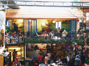 Cafe Chợ Đồ Cổ - A Nostalgic Journey Back to Old Saigon