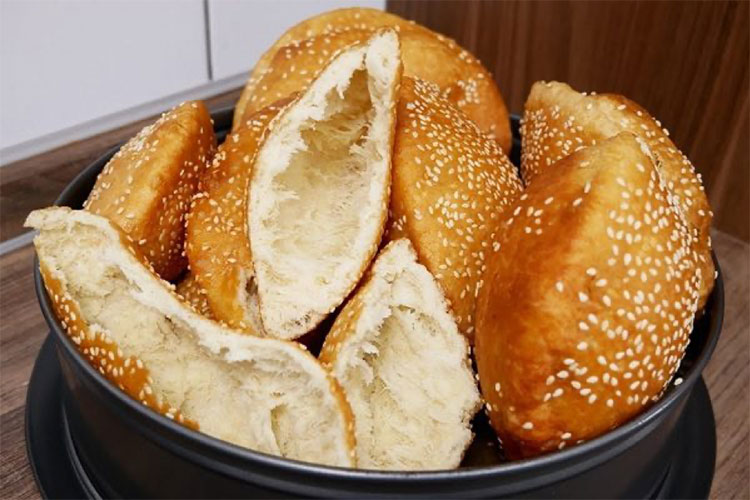 Holly bread – Banh Tieu
