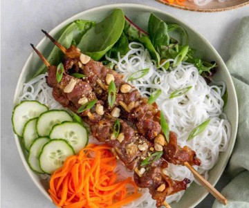 Vietnamese grilled pork noodle Image 12